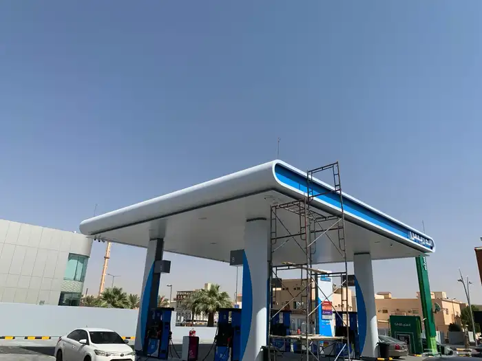 installation cladding bildung shops petrol pumps glass 0
