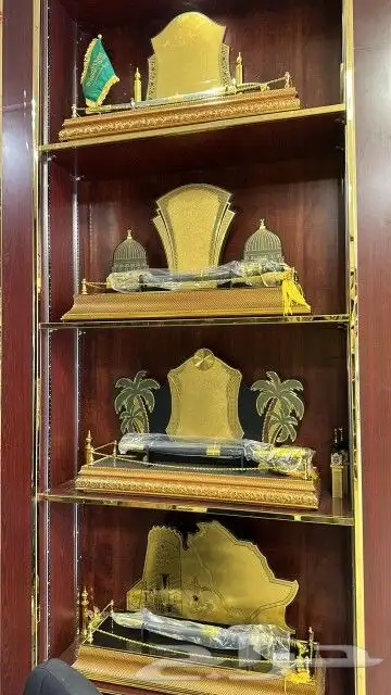 دروع وسيوف تذكارية 2