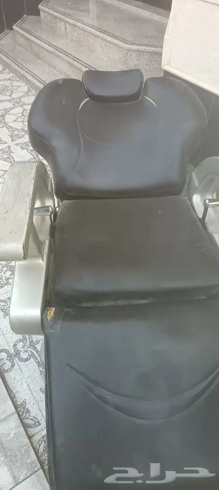 كرسي حلاق عددها 3 مستخدم استخدام خفيف تعتبر جديده 1