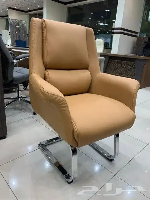 كنب مكتبى جلد جديد و كراسي انتظار فخم 5