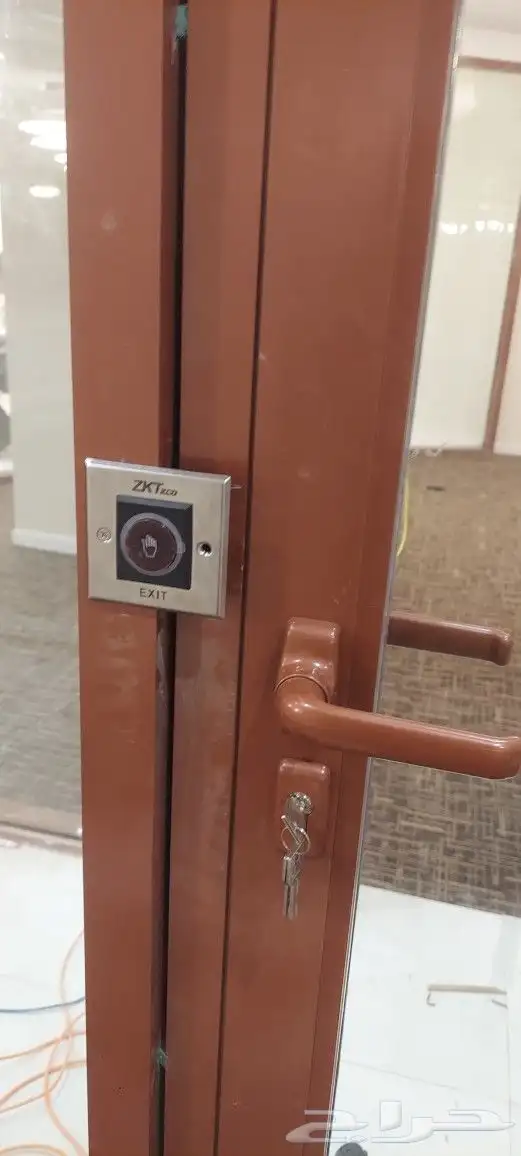 تركيب وصيانة كاميرات المراقبة والشبكات والاقفال الإلكترونية 3