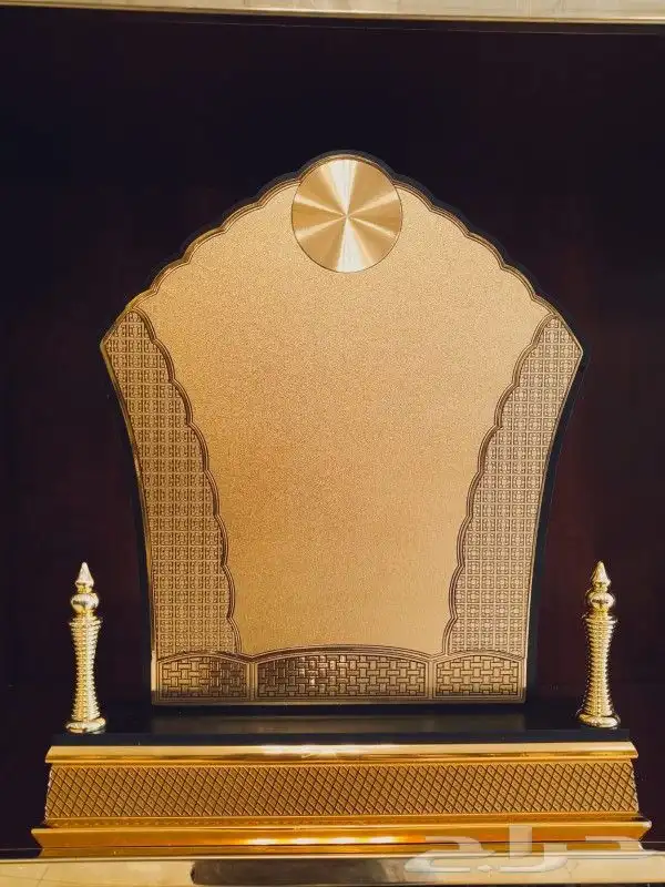 دروع وسيوف تذكارية 17