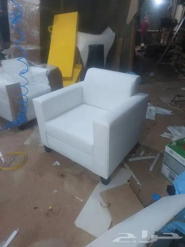 كنب مكتبى جلد جديد و كراسي انتظار فخم 1