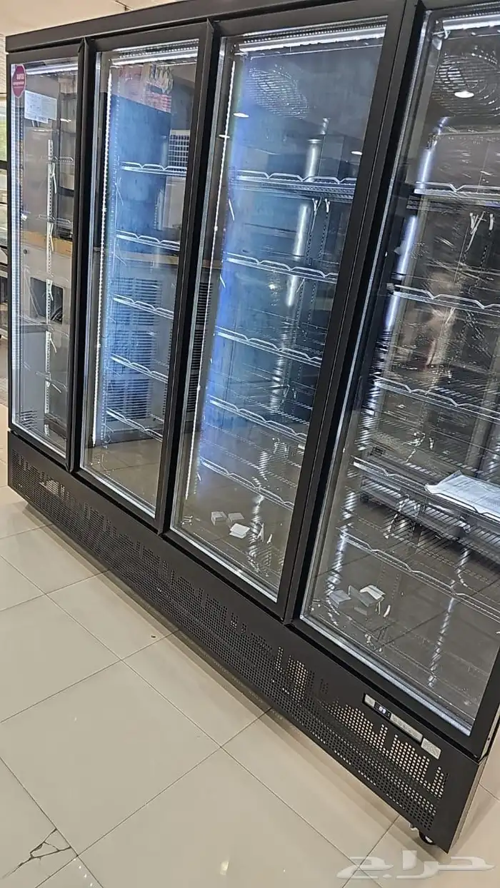 ثلاجات وفريزرات عرض بانكول لون اسود - كمبروسر الماني 3