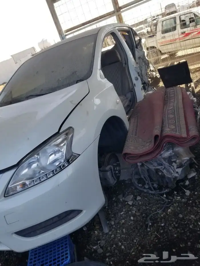 يتوفر لدينا جميع انواع القطع نيسان سنترا بجميع المديلات 4