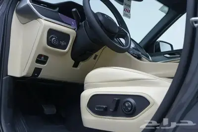 جيب شيروكي ليميتد 3.6 موديل 2023 9