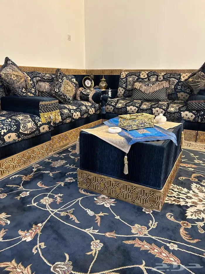 جلسة زرقاء عربية 0