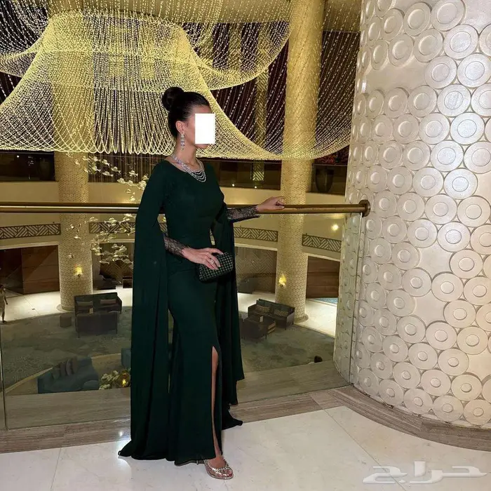 فستان الأخضر الزيتي طويل و أنيق فساتين تتميز بتصميمها الفريد 0