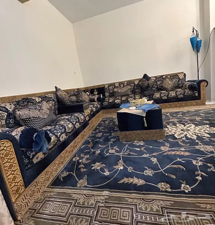 جلسة زرقاء عربية 1