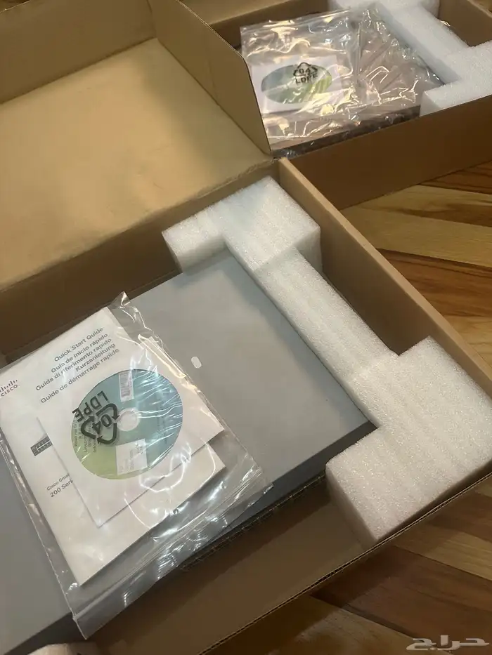 سوتش سيسكو Cisco Switches 10 100 POE عدد 2 2