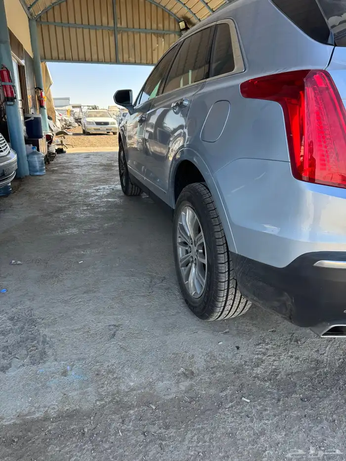 كاديلاك XT5 للبيع قطع غيار فقط فقط 3