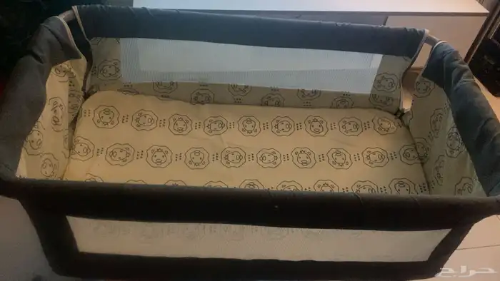 سرير اطفال 1