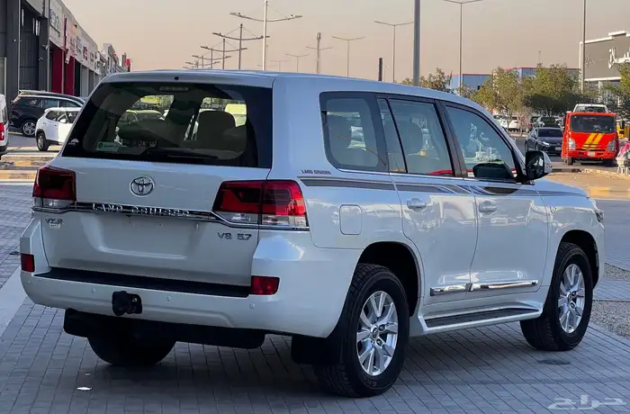 تويوتا في اكس ار 2021 ماشي 27 الف 10