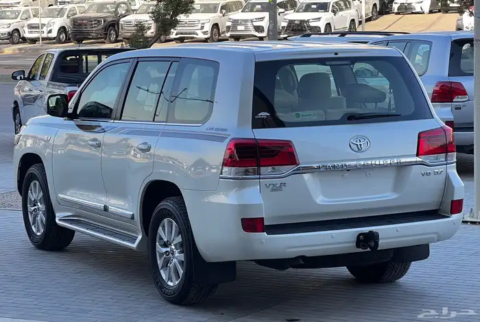 تويوتا في اكس ار 2021 ماشي 27 الف 11