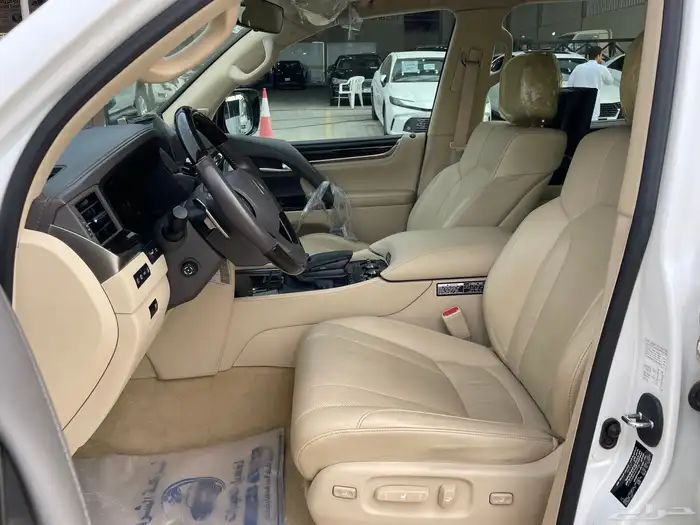 للبيع لكزس 2019 فل كامل 450d ديزل سعودي نظيف 5