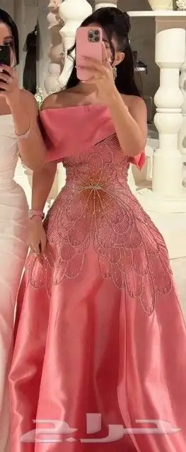 تشكيلة واسعه من فساتين المخمل و فساتين المناسبات و سهرات 44