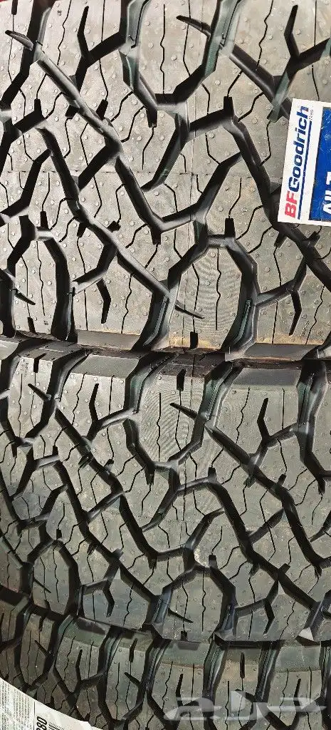 كفرات نص حجري 285 70 17 BF 0