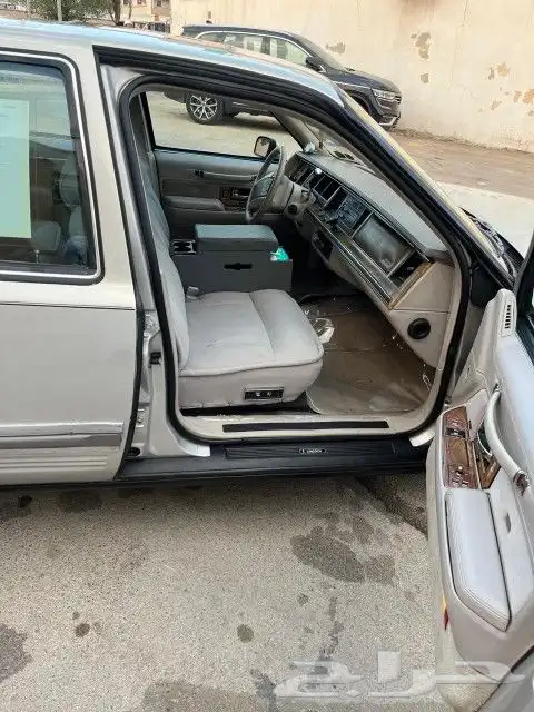 لينكون تاون كار 1990 مخزن للبيع 11