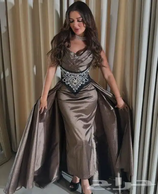 تشكيلة واسعه من فساتين المخمل و فساتين المناسبات و سهرات 13