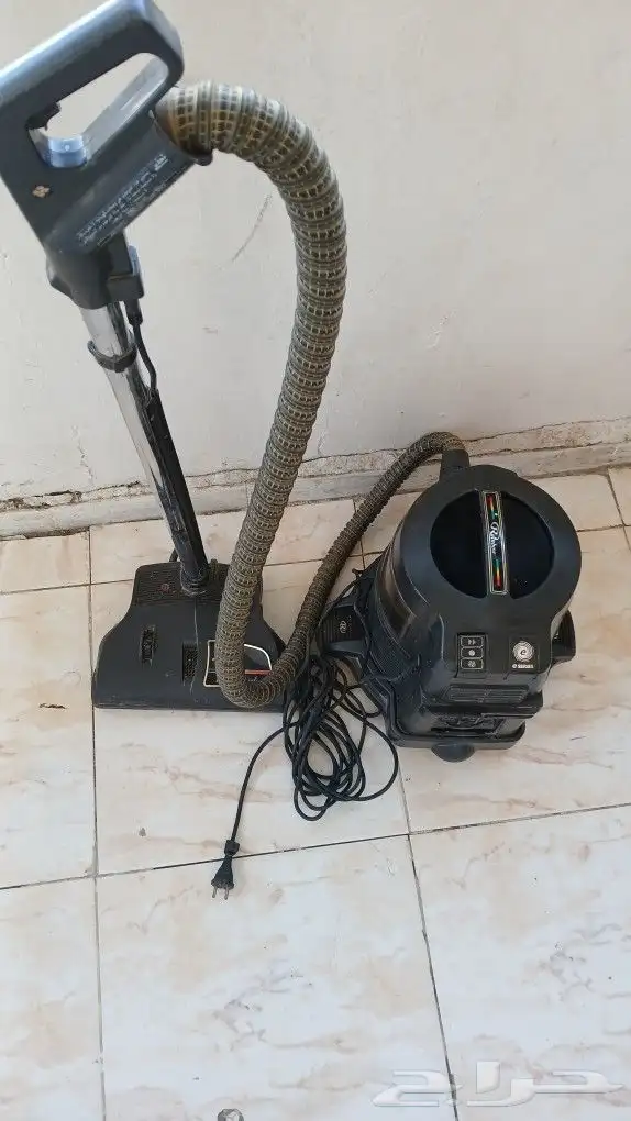 مكنسه ريبو غنيه عن التعريف 0