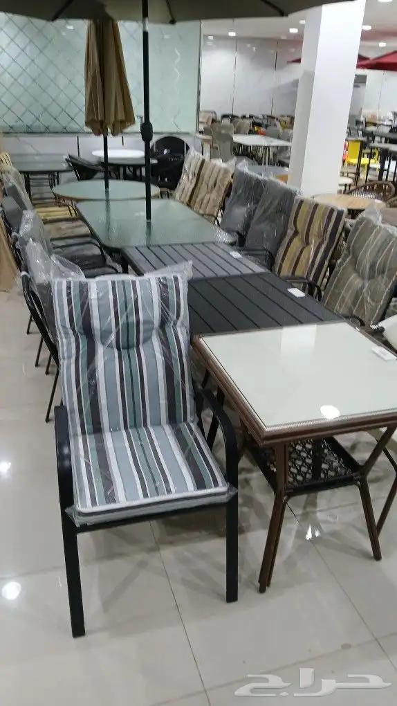 طاولات وكراسي ومظلات وكراسي مفرده 2