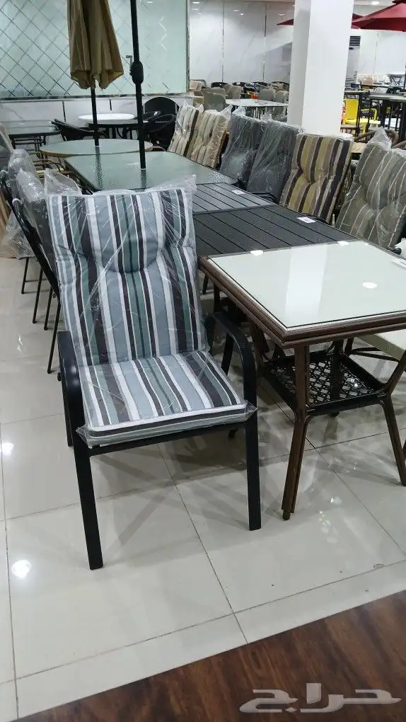 طاولات وكراسي ومظلات وكراسي مفرده 3