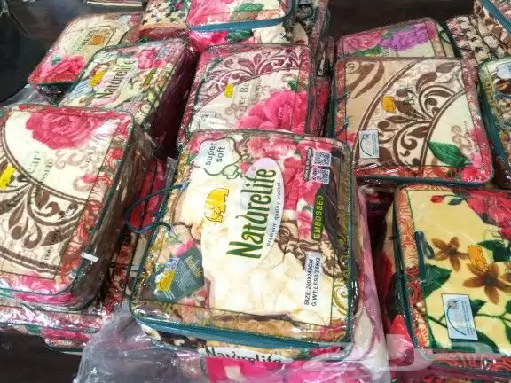 يوجد لدينا البطانيات بسعرالجمله علا حسب الوزن والتوصيل مجاني 32