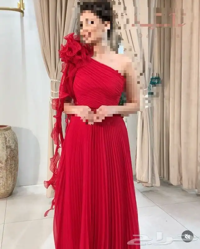 تشكيلة واسعه من فساتين المخمل و فساتين المناسبات و سهرات 16