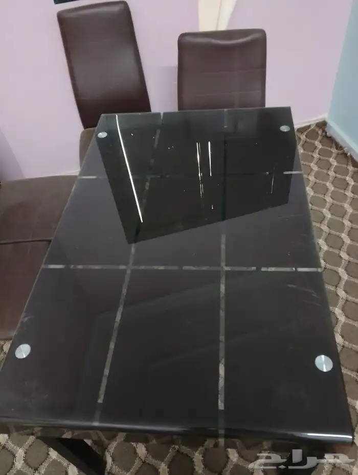 طاولة الطعام 2