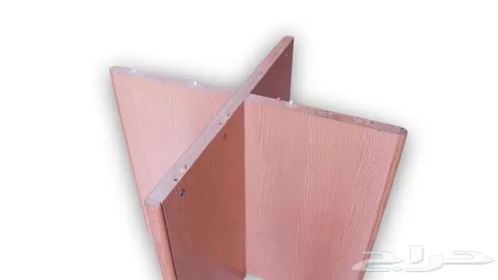 طاولة خشبية دائرية 3