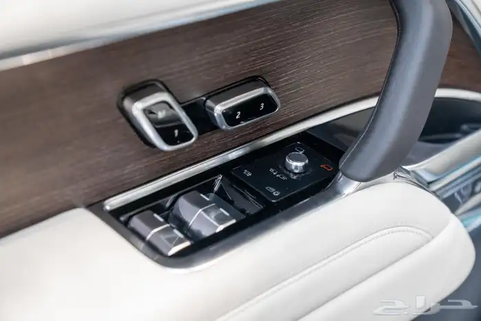 رينج روفر HSE جديد 6v موديل 2024 - P400 1