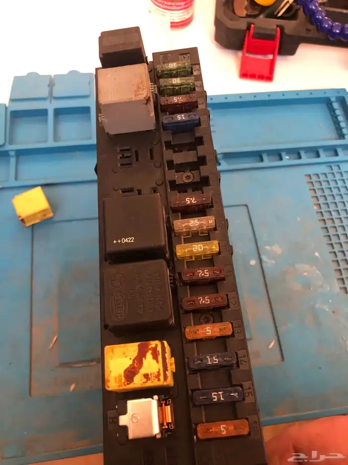 اصلاح جميع انواع علب الفيوزات وضفاير السيارات 0