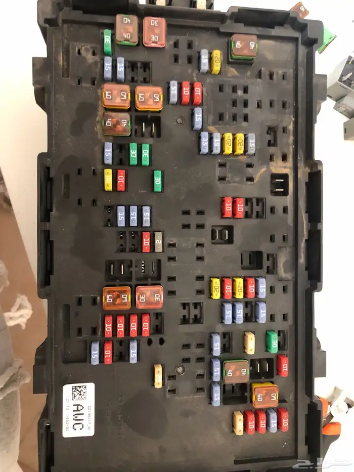 اصلاح جميع انواع علب الفيوزات وضفاير السيارات 2