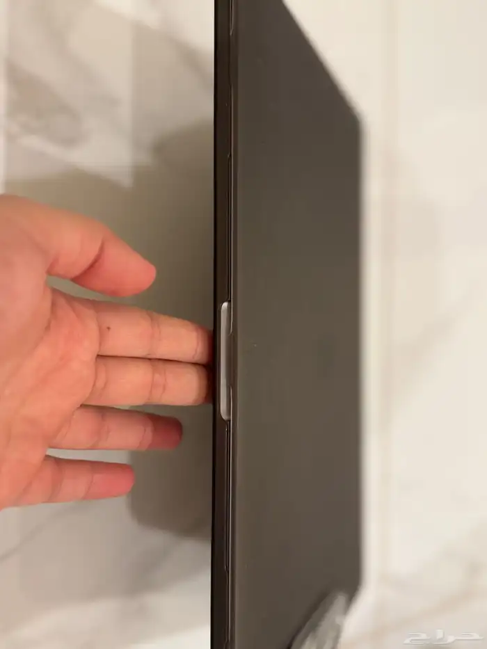 ماك بوك 512 قيقا SSD كور i9 نظيف جدا 0