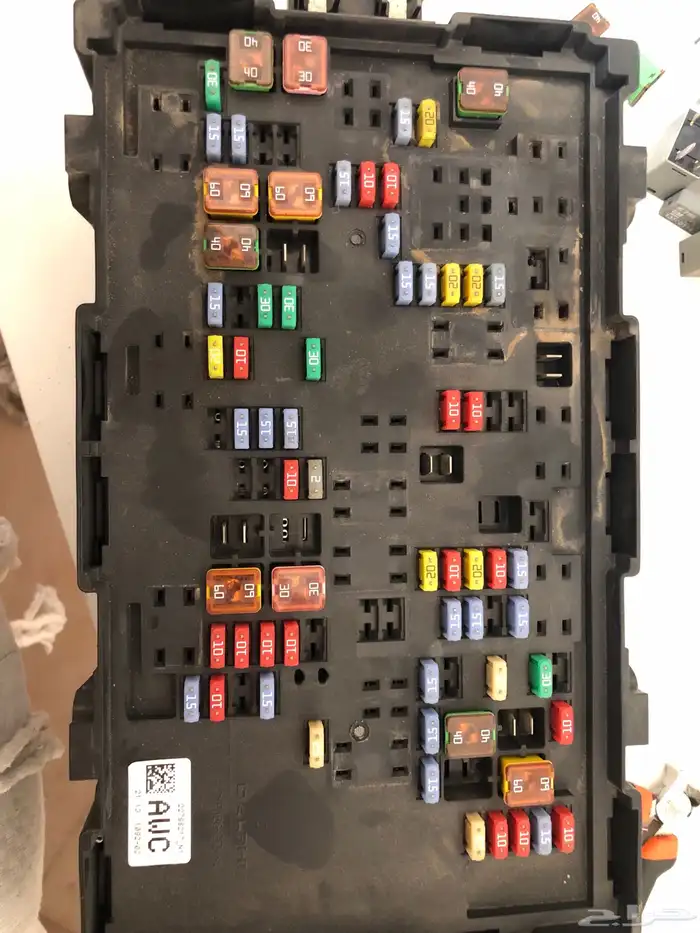 اصلاح جميع انواع علب الفيوزات وضفاير السيارات 3