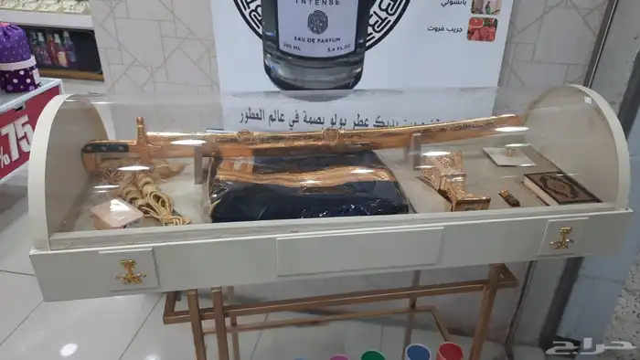طقم بشت حساوي مع سيف دمشقي 6