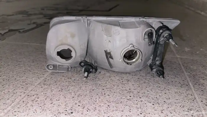 شمعة فورد فكتوريا 2