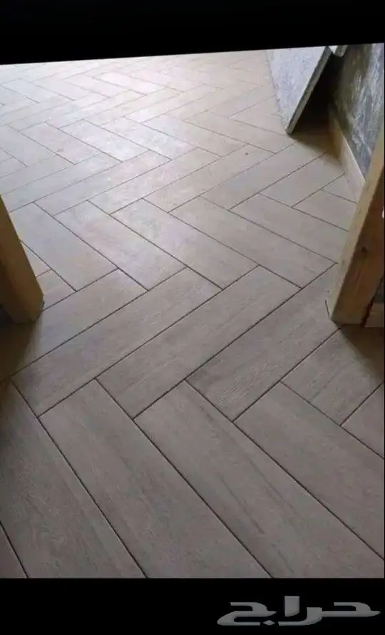 مبلط يمني تحت إشراف مهندسين 3