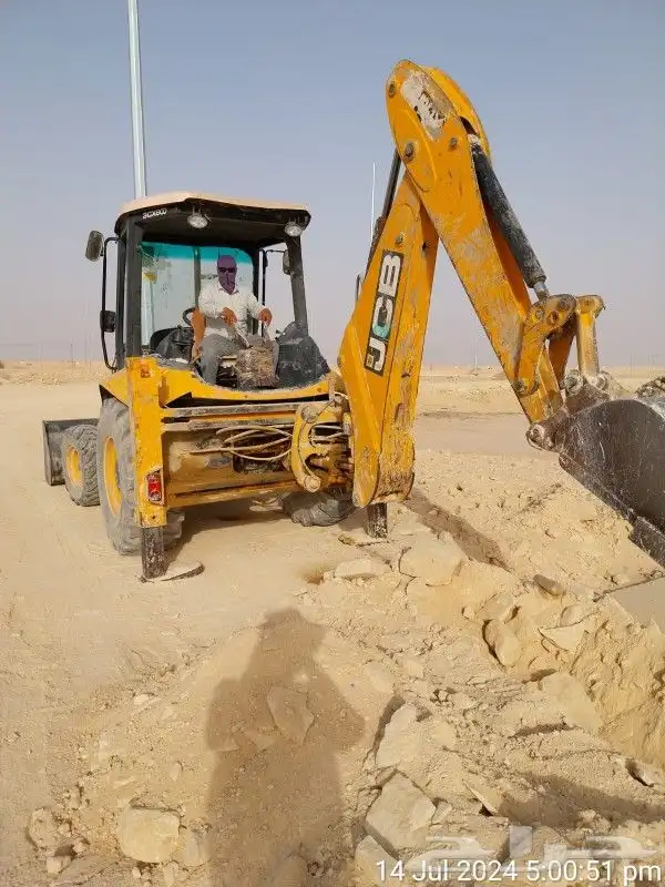 جي سي بي للايجار يوجد بكت 13و20و30و60 9