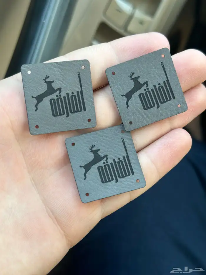 طباعة ليبل قماش اكرليك لوقو جلد تنفيذ كافت آنواع المطبوعات 2