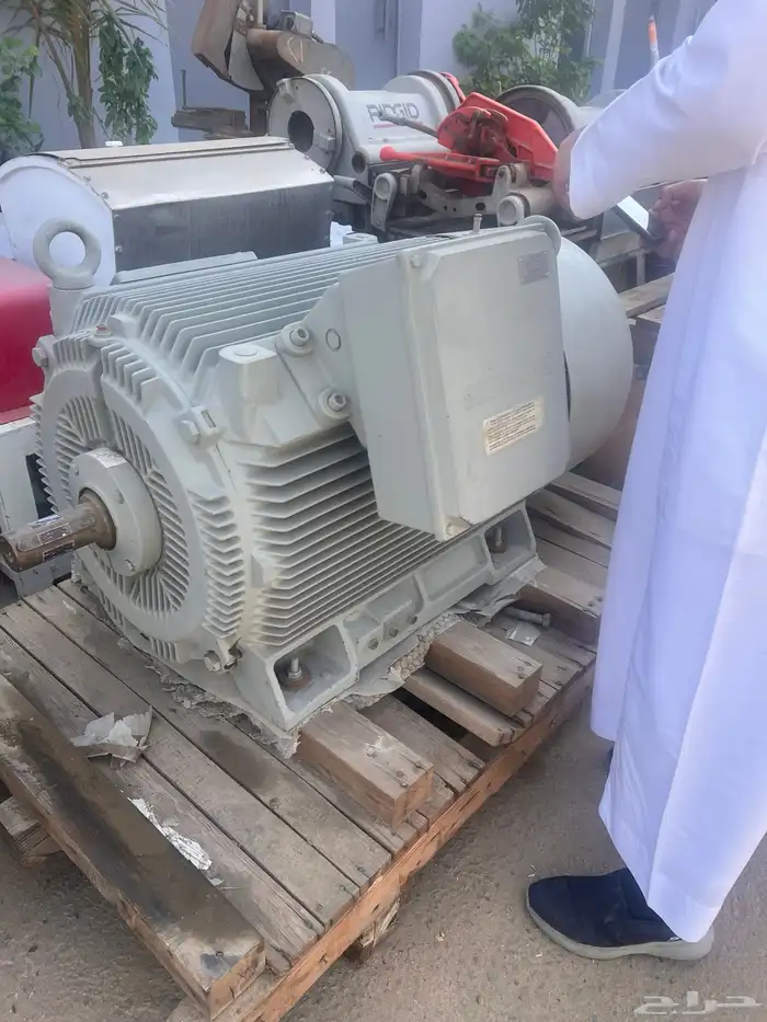 محرك دينمو الماني 280 كيلو - 370 حصان 3