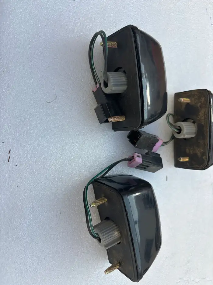 نيسان لوريل 200L وسيدرك قطع 24