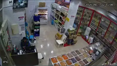 محل عطاره للبيع البضاعه مع الديكور والثلاجات 0