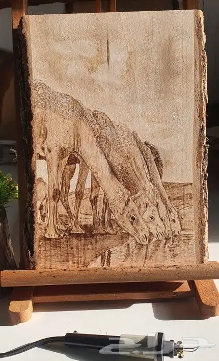 لوحة الإبل رسم بالحرق على الخشب 5