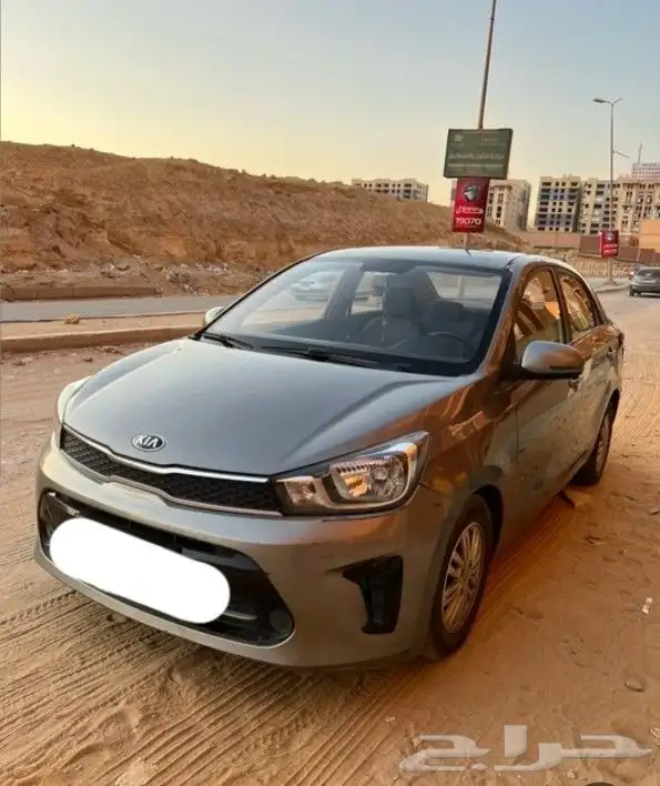 سعودية ابحث عن دخل نقل طالبات او معلمات 0