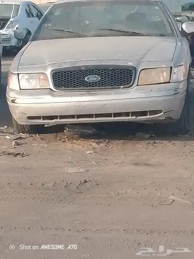 فورد فكتوريا 2000 للبيع قطع غيار 0