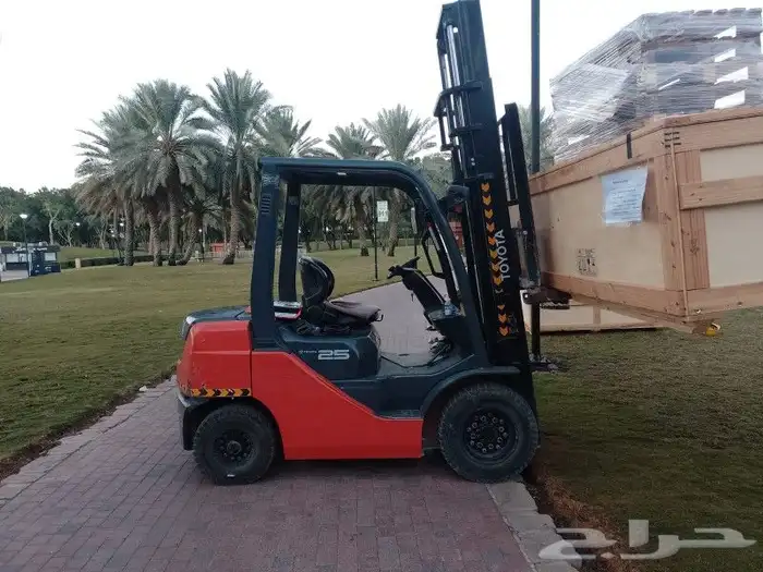 سيزر ليفت و فوركليفت للايجار يومي وشهري جميع الأحجام 1