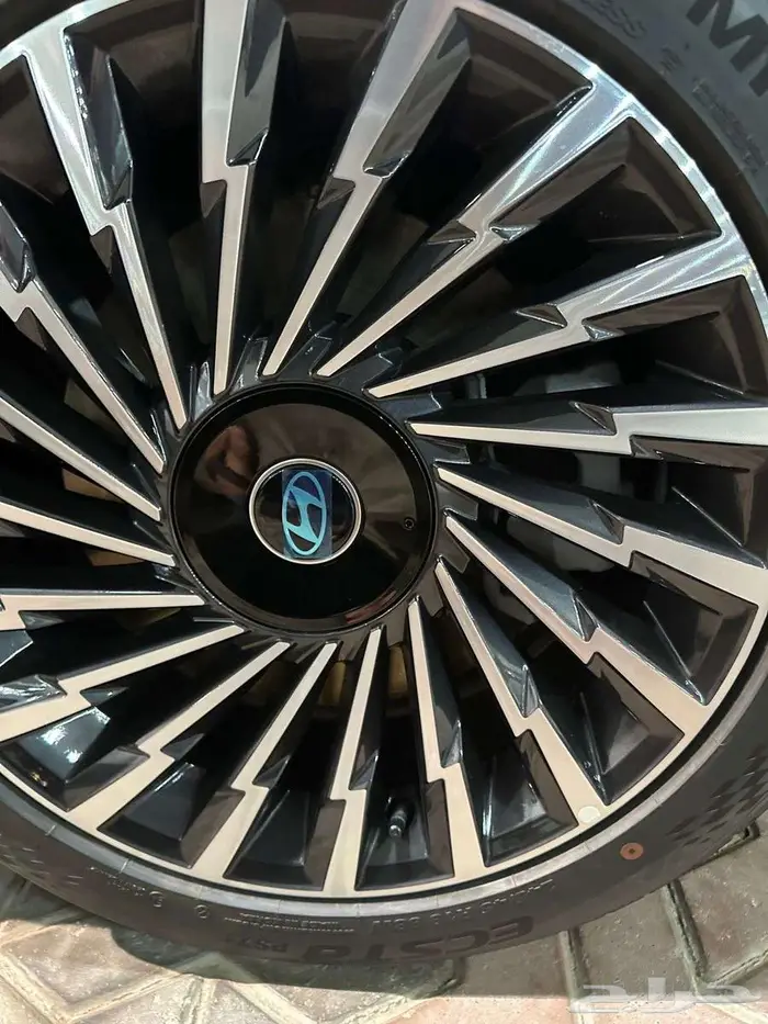 هيونداي ازيرا كاليجرافي 2025 4