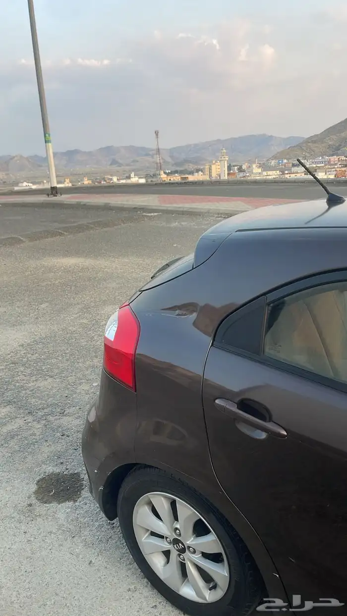 كيا ريو هاتش باك 2016 نص فل 9