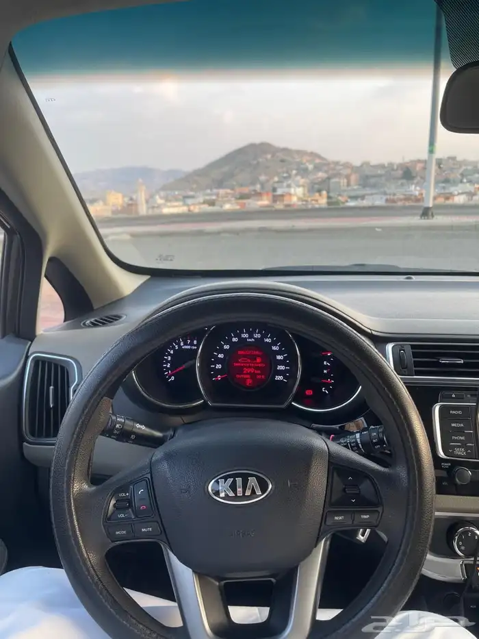 كيا ريو هاتش باك 2016 نص فل 13